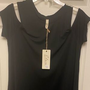 Nwt black open shoulder dress with pockets!!